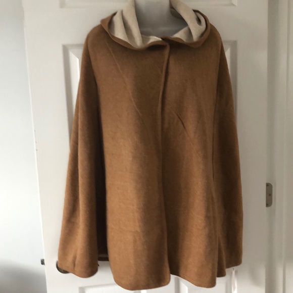 Anthro Bellamy Hooded Capelet Taupe - Picture 2 of 7